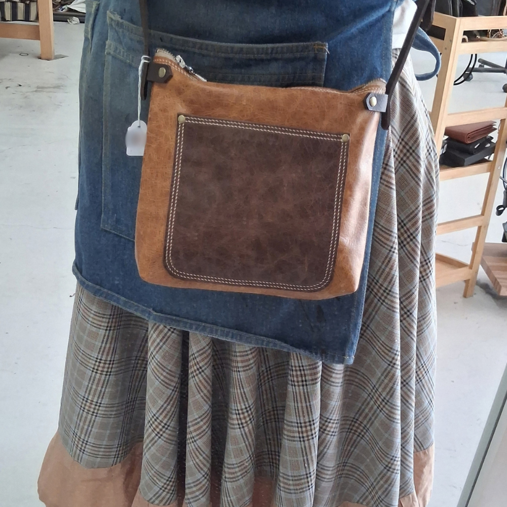 Shoulder bags